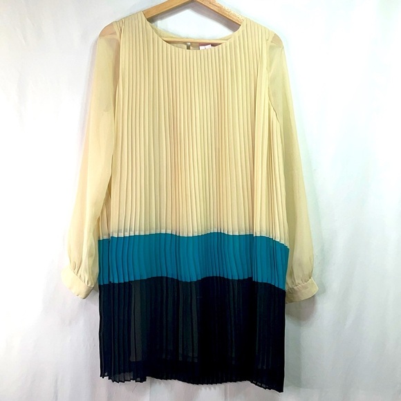 🐸 Romeo and Juliet Couture color block, chiffon, micro pleat, long sleeve dress: - Picture 2 of 6